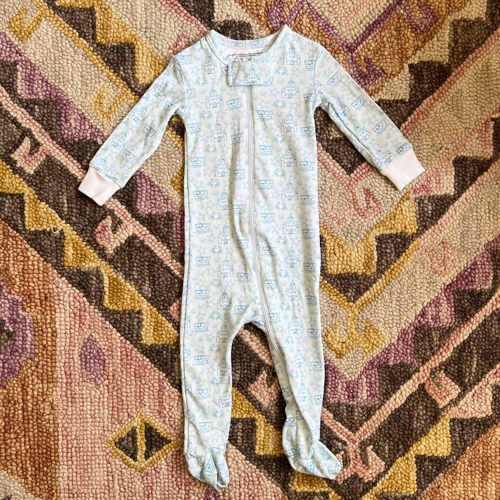 Lila & Hayes NWOT 0-3 Months Parker Zippered Footie Pajamas Blue Sandcastle